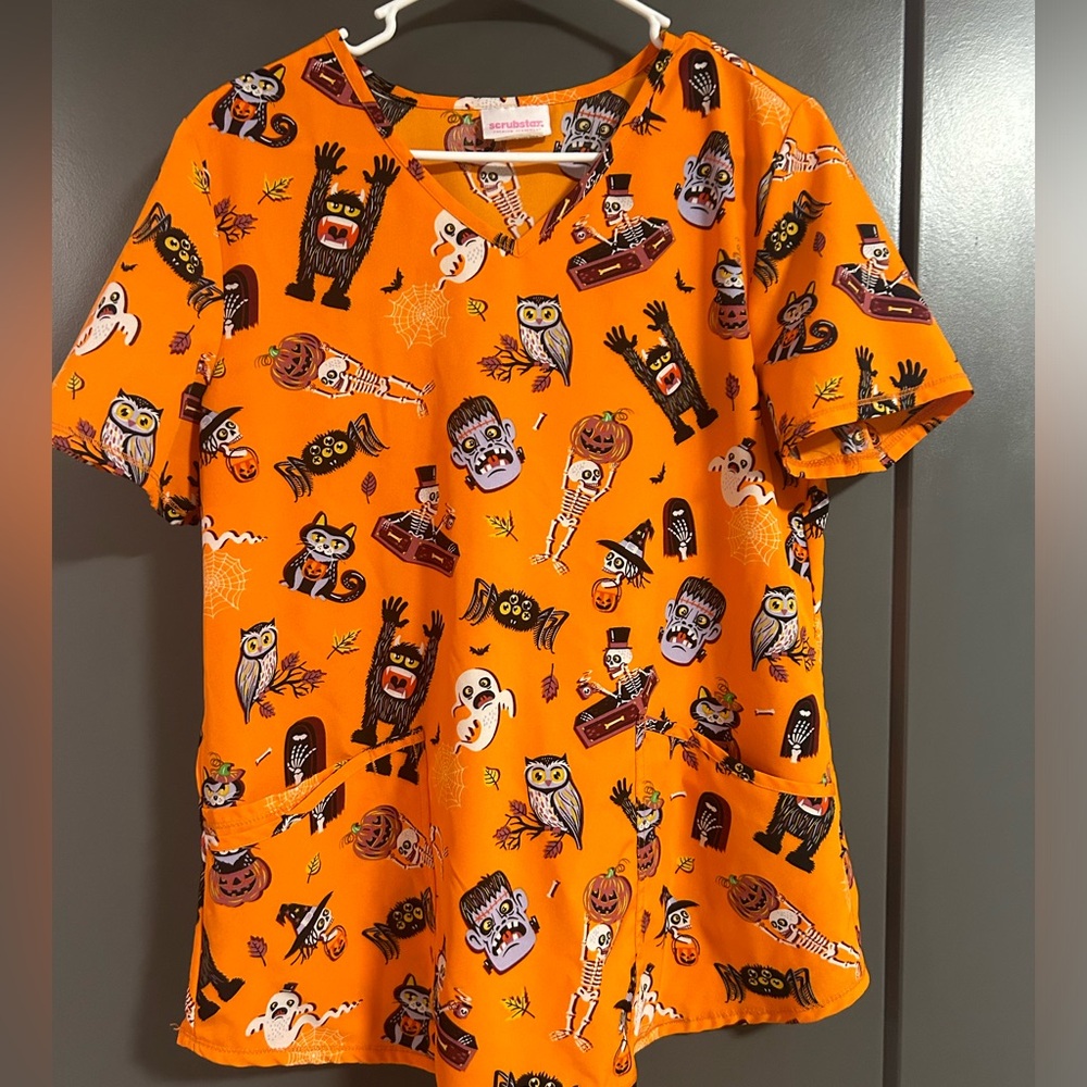 Halloween Scrub Top M